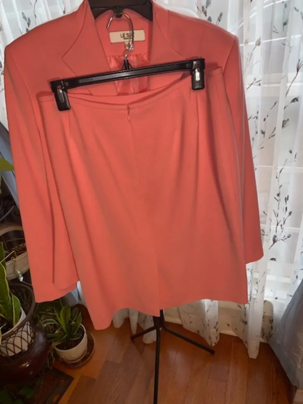 Le Suit 2-Piece Skirt Suit Set – Vibrant Coral Peach – Size 10